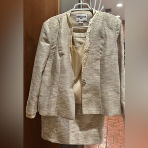 NWT Gorgeous & Elegant Women's Gold/Cream skirt set with embellished accents